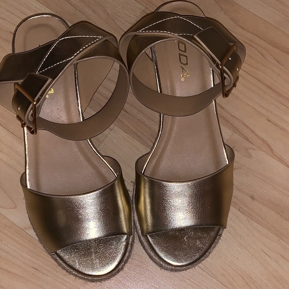 Soda Gold Wedges